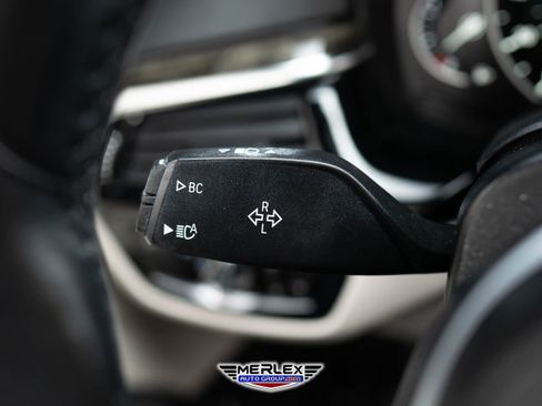 Used 2018 BMW 540i w/ M Sport Package image 28