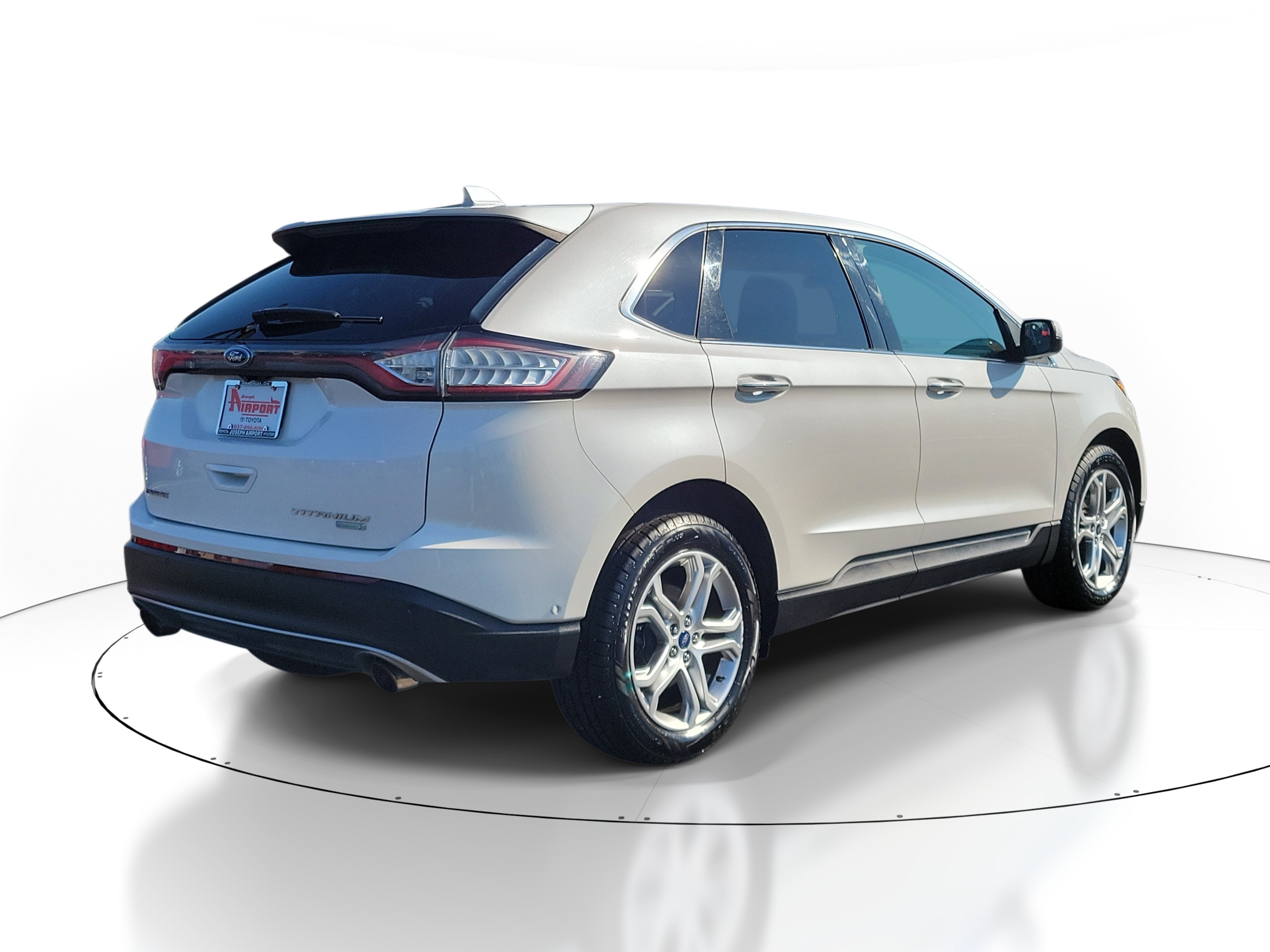 Used 2016 Ford Edge Titanium w/ Equipment Group 302A FWD image 4