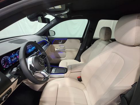 New 2026 Mercedes-Benz GLB 250 4MATIC image 14