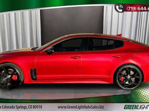Used 2018 Kia Stinger GT2 image 2
