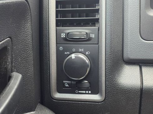 Used 2016 RAM 2500 Tradesman w/ Chrome Appearance Group AWD/4WD image 32