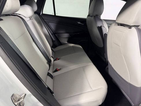 Used 2022 Volkswagen ID.4 Pro S w/ Gradient Package image 32