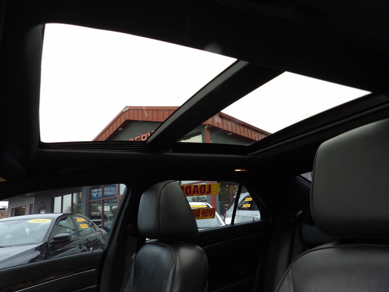 Used 2014 Chrysler 300 C RWD image 10