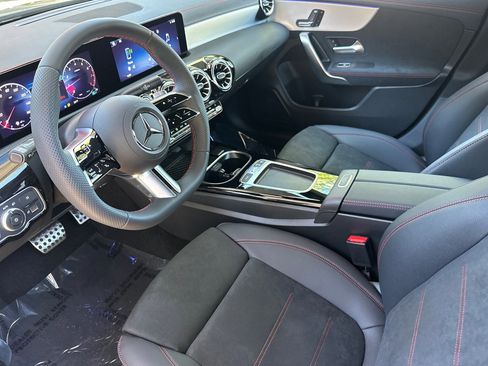 Used 2026 Mercedes-Benz CLA 250 image 4