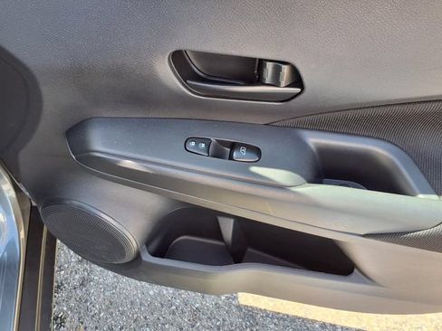 Used 2025 Nissan Kicks Play S FWD image 29