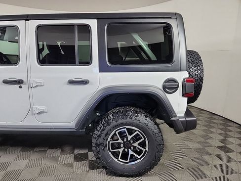 New 2025 Jeep Wrangler Unlimited Rubicon w/ Technology Group image 4