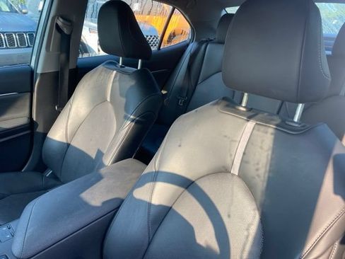 Used 2022 Toyota Camry XSE FWD image 5