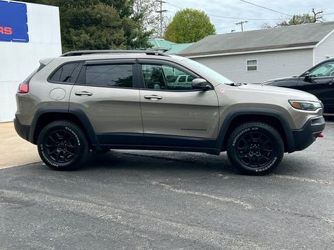 Used 2020 Jeep Cherokee Trailhawk w/ Cold Weather Group AWD/4WD image 44