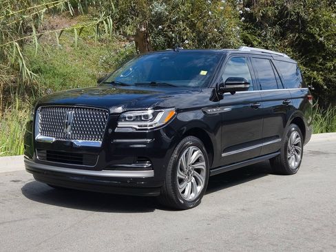 Used 2023 Lincoln Navigator Reserve image 26