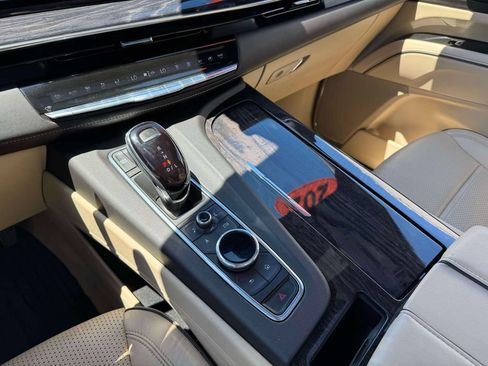 Used 2021 Cadillac Escalade Premium Luxury AWD/4WD image 33