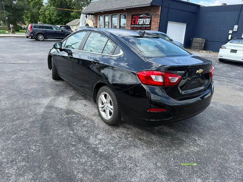 Used 2018 Chevrolet Cruze LT w/ Convenience Package FWD image 5