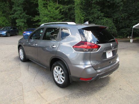 Used 2018 Nissan Rogue SV FWD image 7