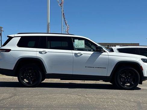 Certified 2023 Jeep Grand Cherokee L Laredo AWD/4WD image 5