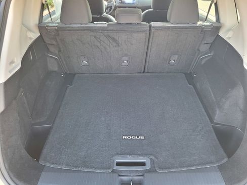 Used 2023 Nissan Rogue SV image 7