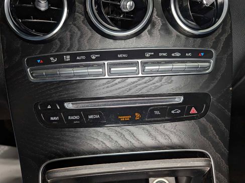 Certified 2019 Mercedes-Benz GLC 300 4MATIC image 30