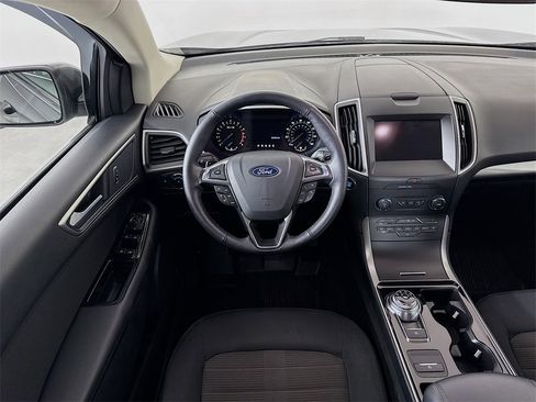 Used 2019 Ford Edge SEL image 4