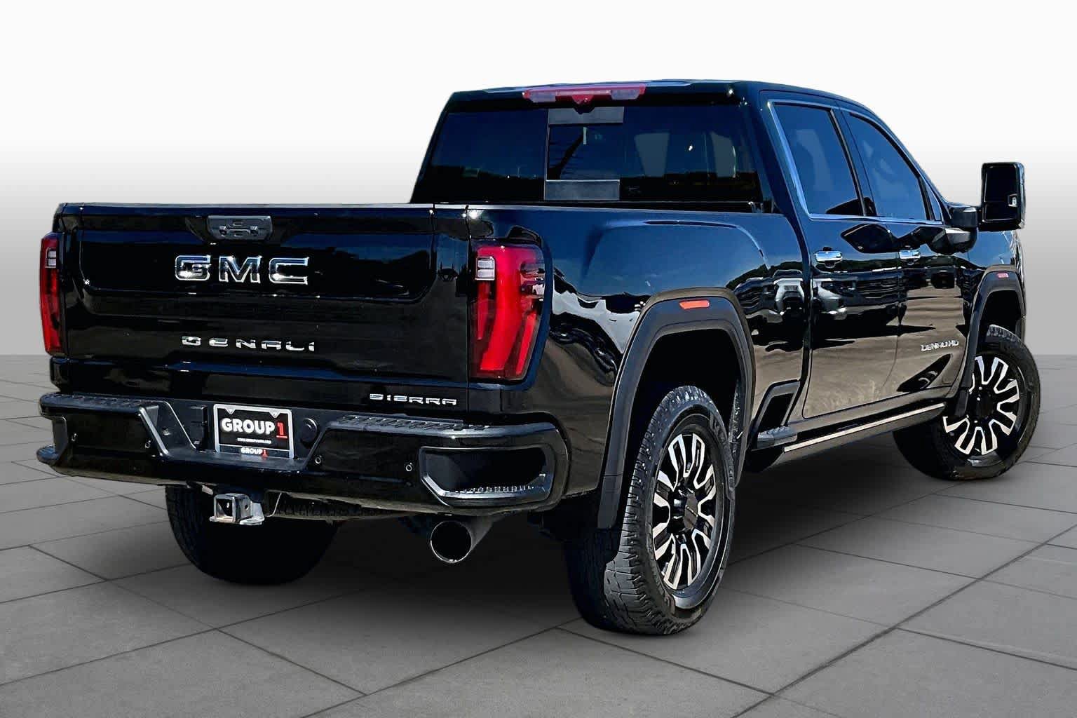 Used 2025 GMC Sierra 2500 Denali Ultimate AWD/4WD image 13