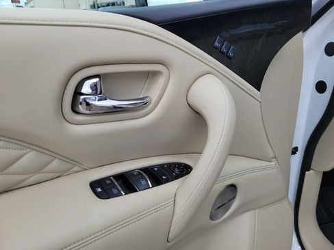 Used 2023 INFINITI QX80 Sensory w/ All-Season Package AWD/4WD image 23
