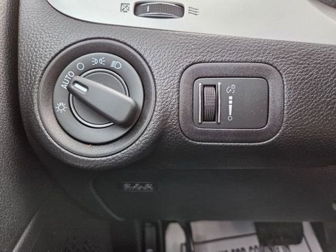 Used 2018 Dodge Journey SE image 14