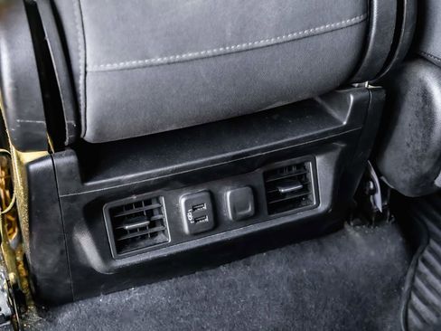 Used 2020 Chevrolet Silverado 1500 LT w/ All-Star Edition image 21