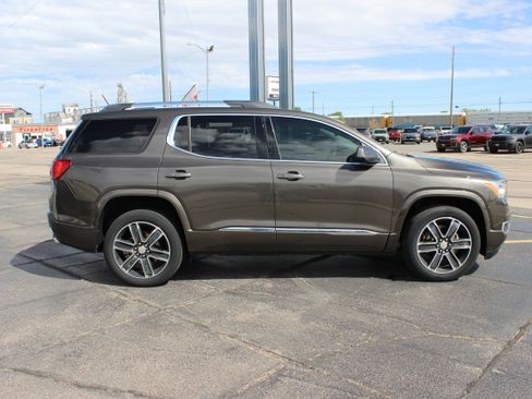 Used 2019 GMC Acadia Denali w/ Technology Package AWD/4WD image 6