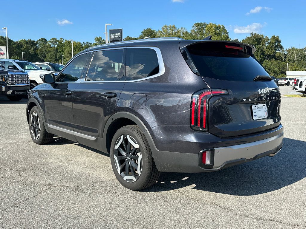 Certified 2025 Kia Telluride EX w/ EX Captain's Chair Package AWD/4WD image 5