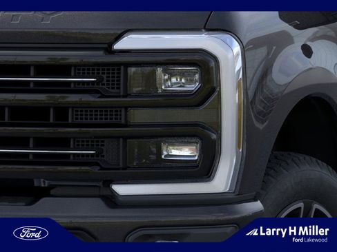 New 2026 Ford F250 Platinum w/ FX4 Off-Road Package image 18