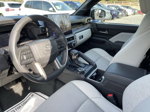 Used 2024 Toyota Tacoma Limited w/ Limited Package (LT) image 10