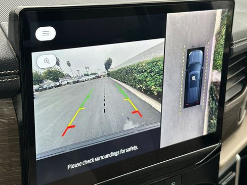 Used 2023 Ford Expedition Limited image 21