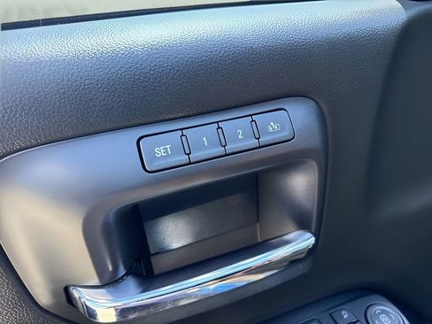 Used 2018 Chevrolet Silverado 1500 High Country AWD/4WD image 12