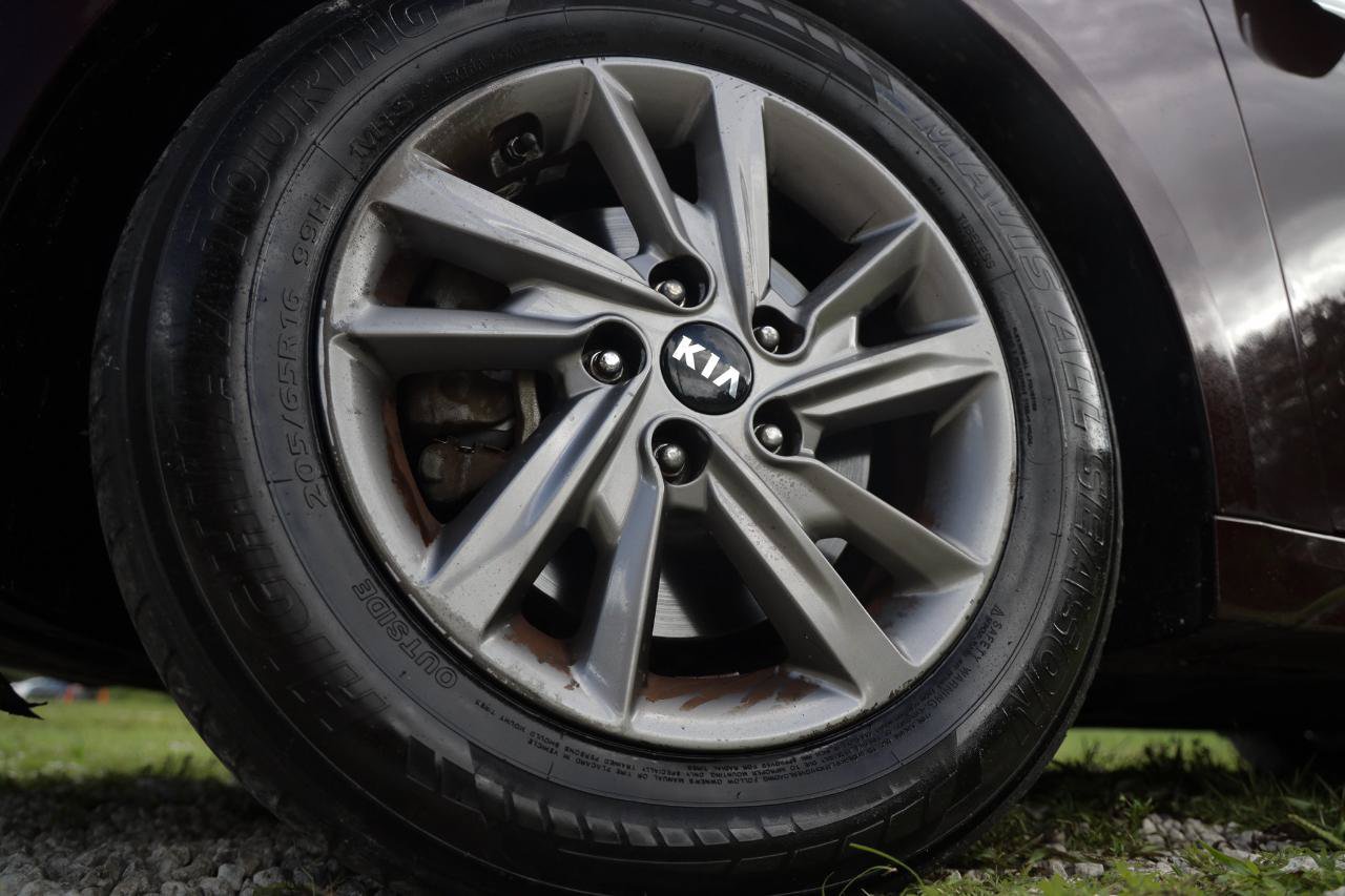 Used 2020 Kia Optima LX FWD image 29