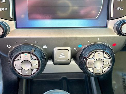 Used 2013 Chevrolet Camaro SS image 16