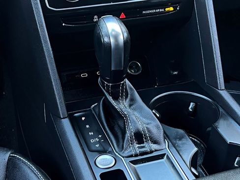 Used 2021 Volkswagen Atlas SE image 29