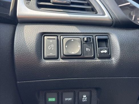 Used 2017 Nissan Sentra SV FWD image 12