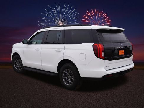 Certified 2025 Ford Expedition Active AWD/4WD image 7