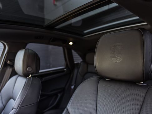 Certified 2026 Porsche Macan Turbo AWD/4WD image 21