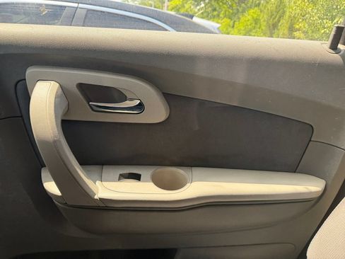 Used 2012 Chevrolet Traverse LS FWD image 33