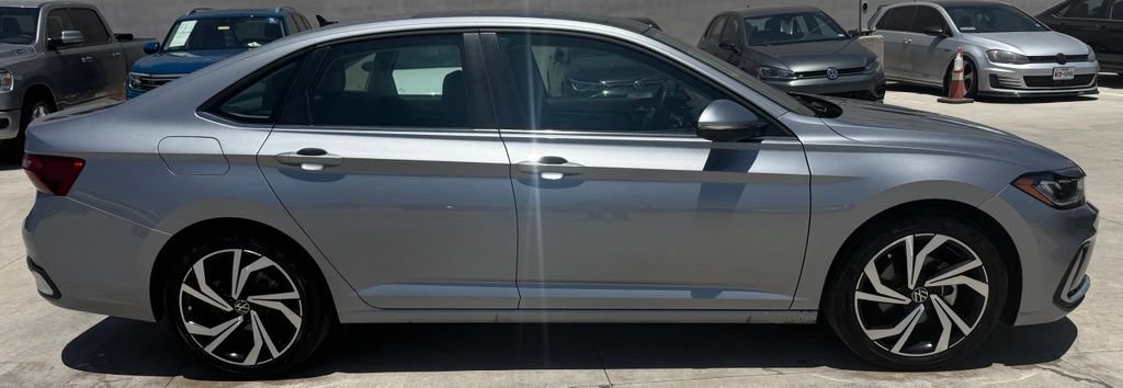 Certified 2026 Volkswagen Jetta SEL FWD image 5