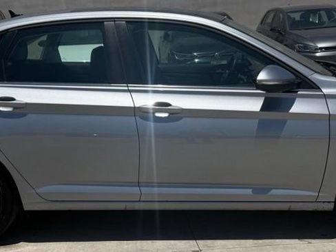 Used 2026 Volkswagen Jetta SEL FWD image 5
