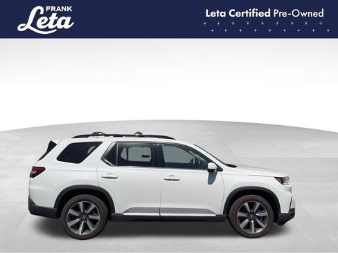 Used 2025 Honda Pilot Elite image 6