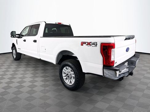 Used 2019 Ford F250 XLT w/ XLT Value Package AWD/4WD image 5
