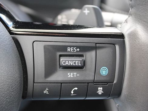 Used 2022 Nissan Rogue Platinum w/ Head-Up Display Package image 29