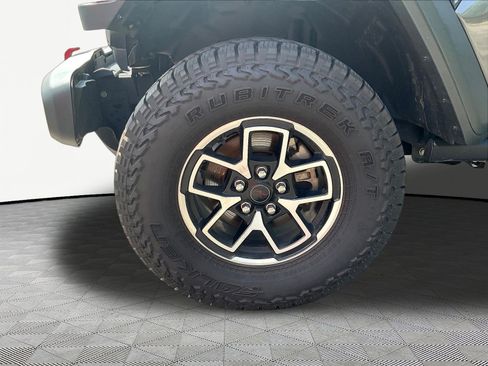 Used 2024 Jeep Wrangler Unlimited Rubicon AWD/4WD image 31
