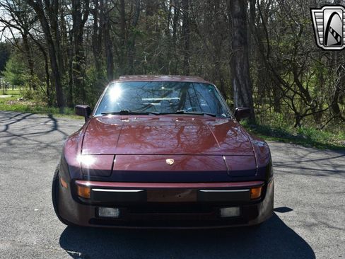 Used 1987 Porsche 944 S image 2