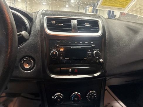 Used 2014 Dodge Avenger SE image 15