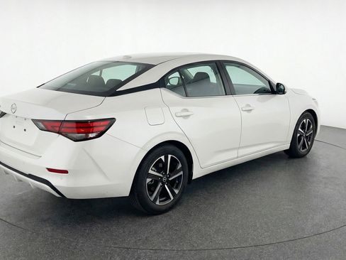 Used 2025 Nissan Sentra SV FWD image 9