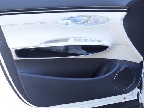 Used 2026 Genesis GV70 2.5T image 12