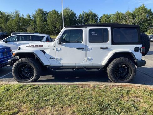 Used 2019 Jeep Wrangler Unlimited Sahara w/ Quick Order Package 24M Moab AWD/4WD image 3