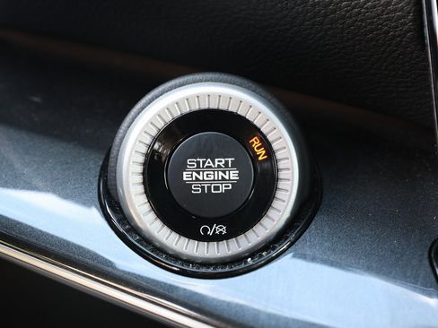 Used 2023 Jeep Wagoneer 4WD image 31