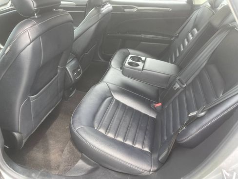 Used 2019 Ford Fusion SEL FWD image 22